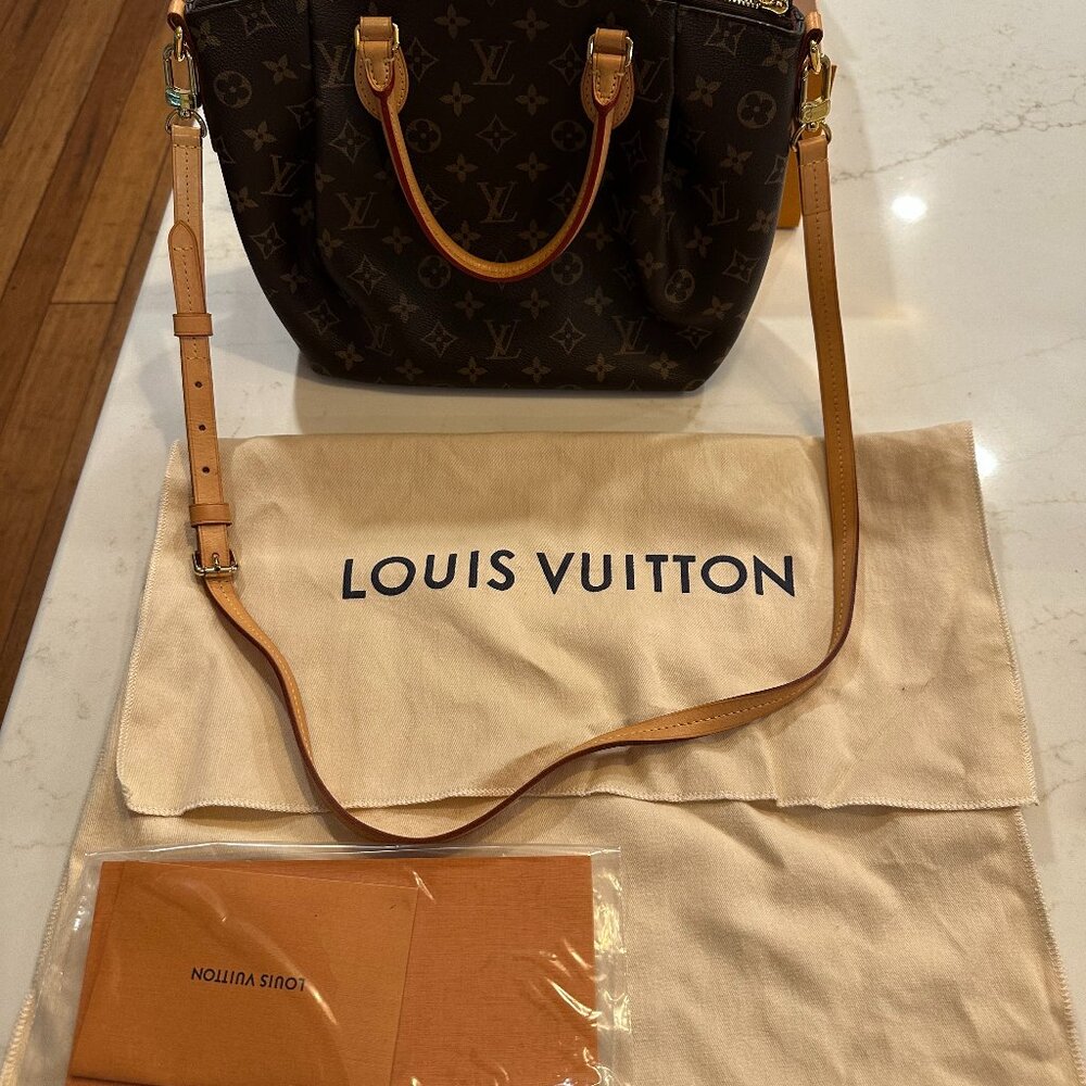 Authentic Louis Vuitton Montaigne BB in Class Monogram Canvas